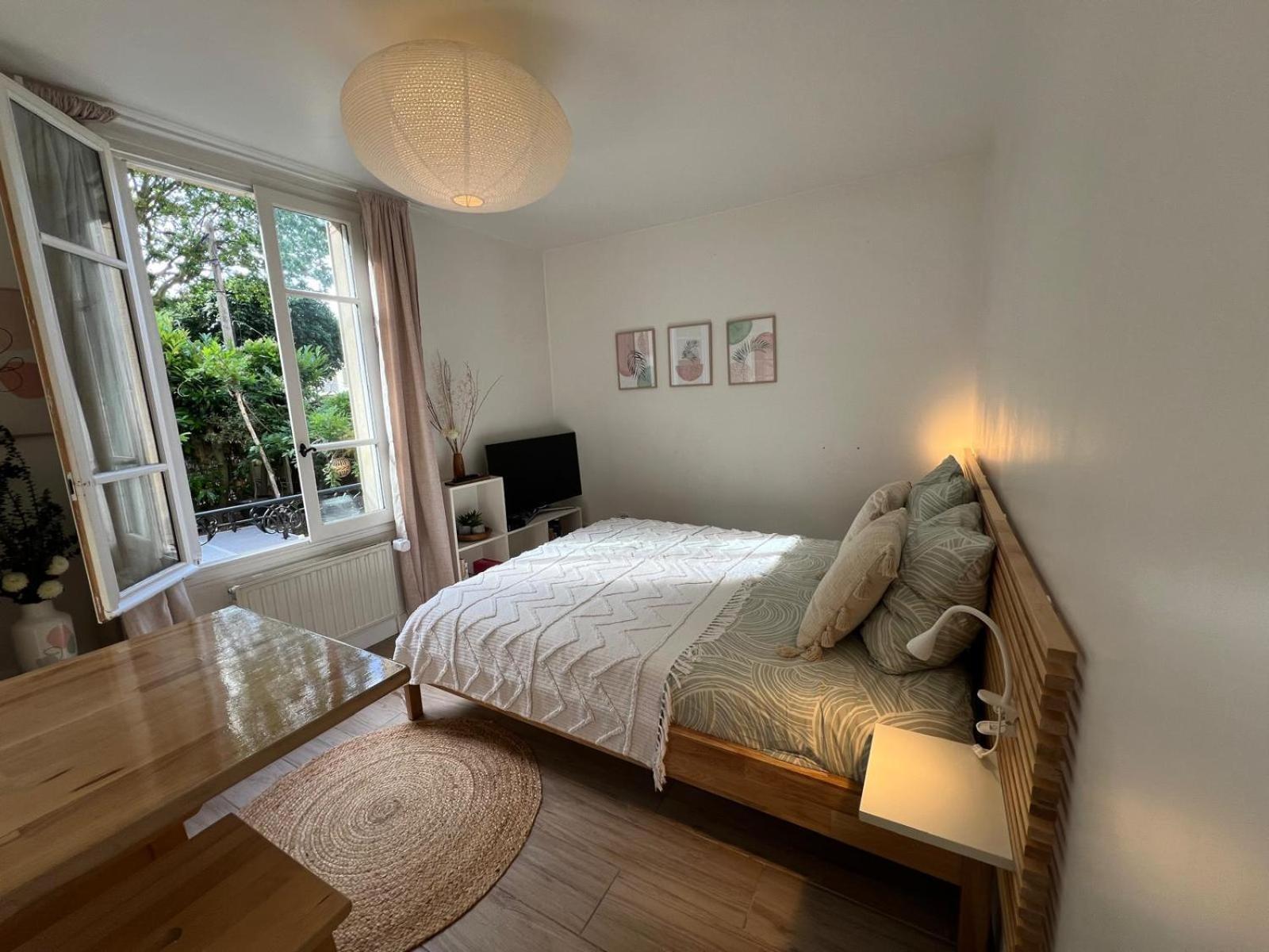 Escale Cosy A Pontoise Jacuzzi Et Terrasse Lejlighed Eksteriør billede