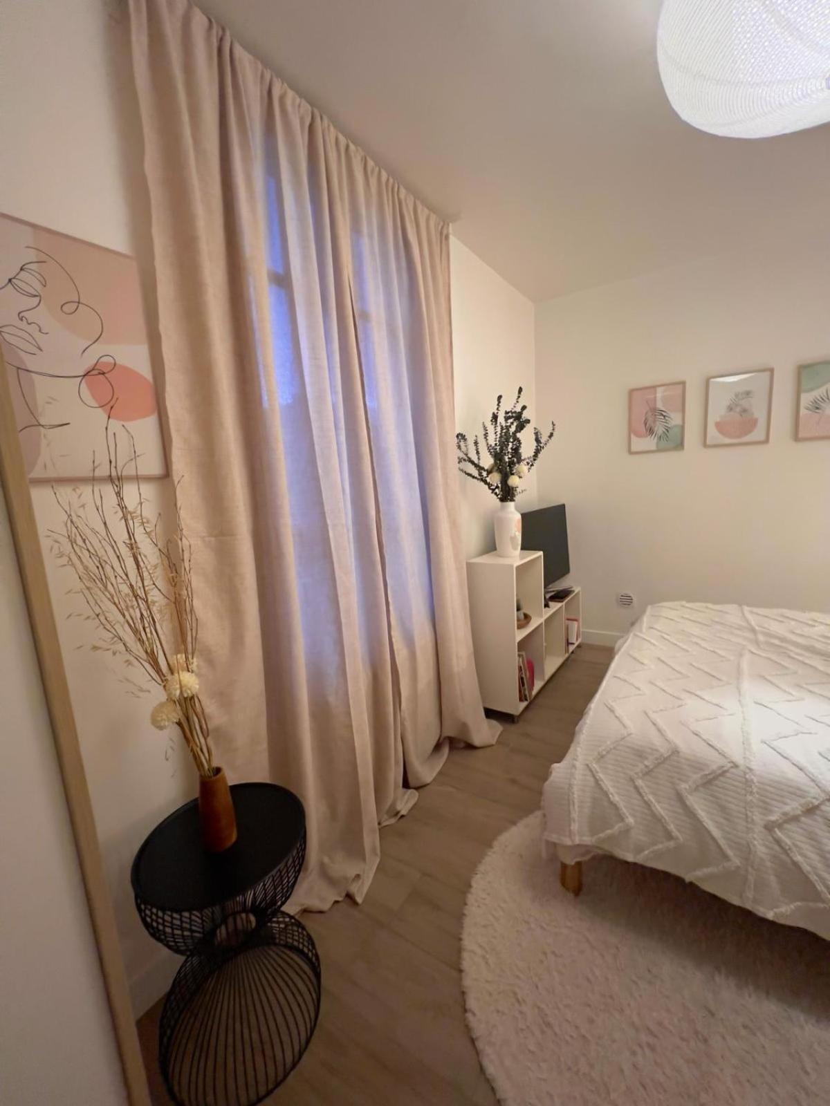 Escale Cosy A Pontoise Jacuzzi Et Terrasse Lejlighed Eksteriør billede