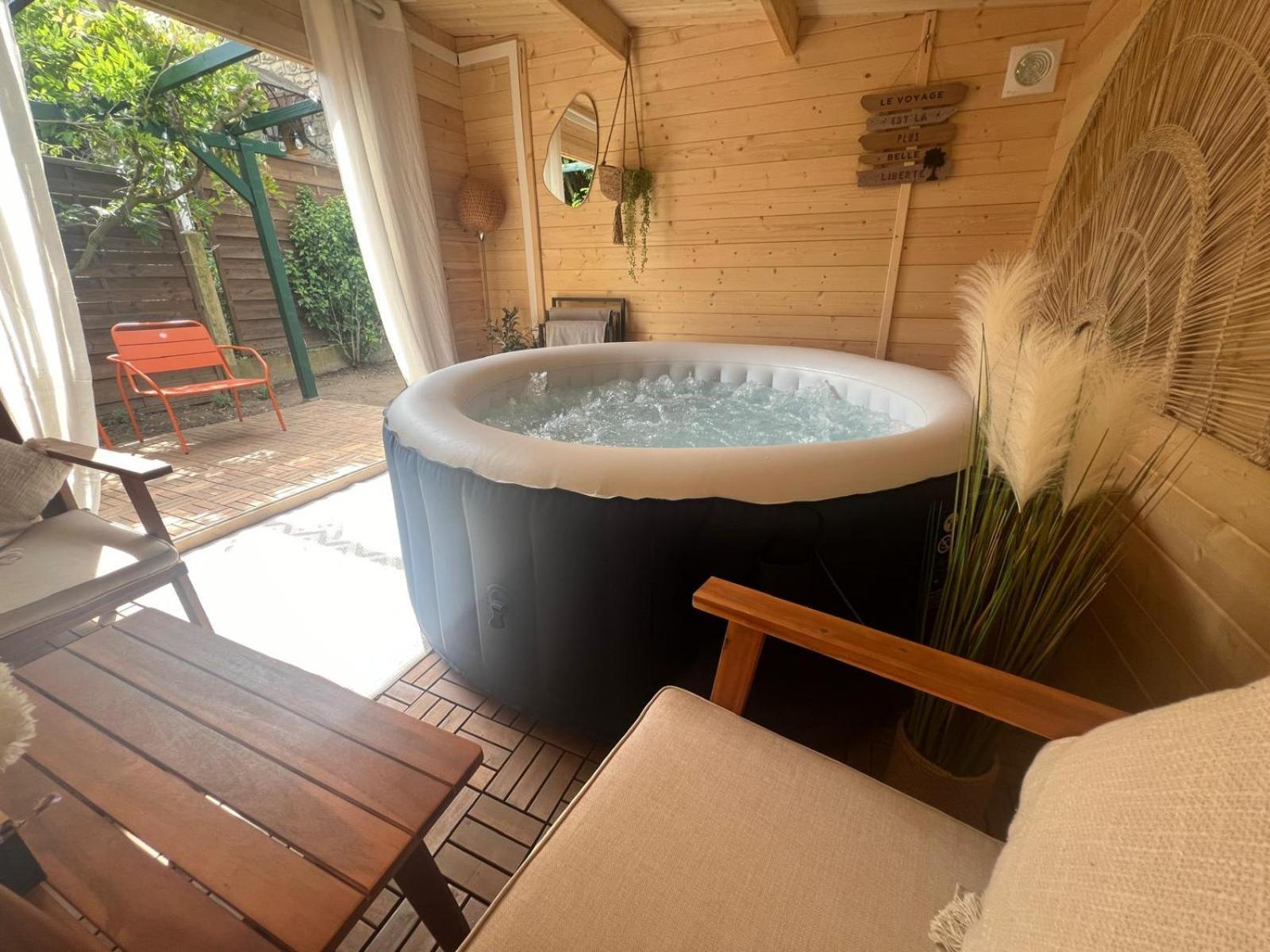 Escale Cosy A Pontoise Jacuzzi Et Terrasse Lejlighed Eksteriør billede